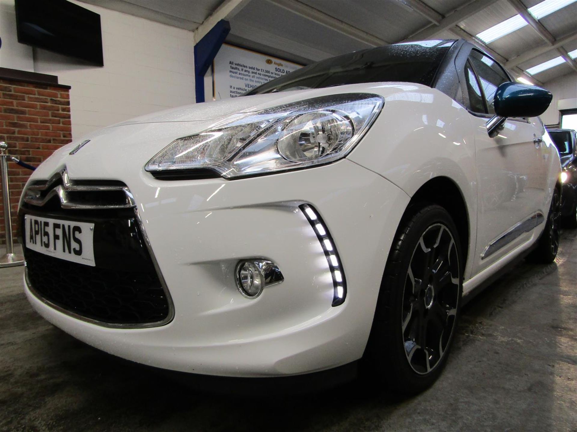 15 15 Citroen DS3 DStyle Puretech - Image 9 of 21