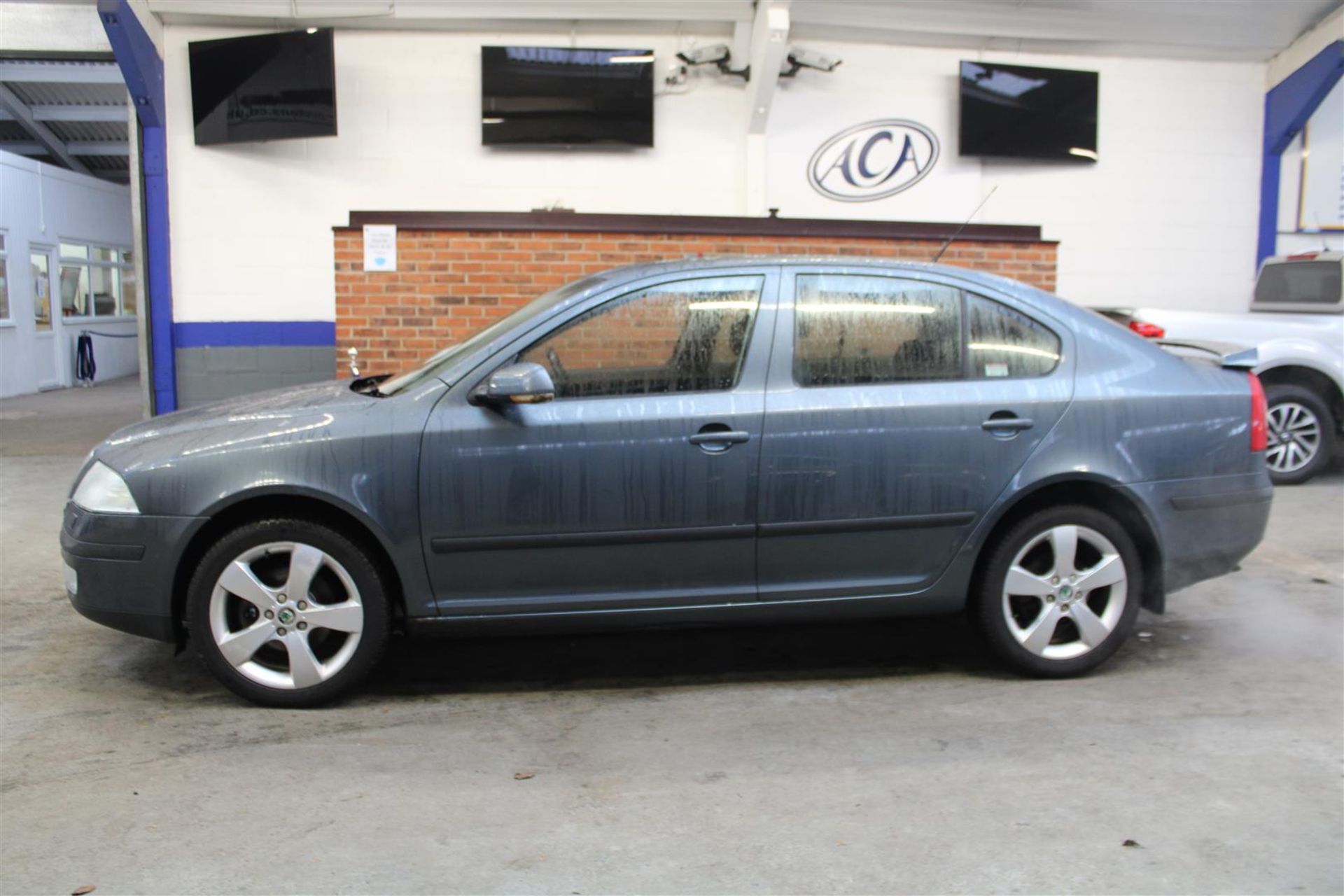 05 05 Skoda Octavia Elegance TDi - Image 2 of 16