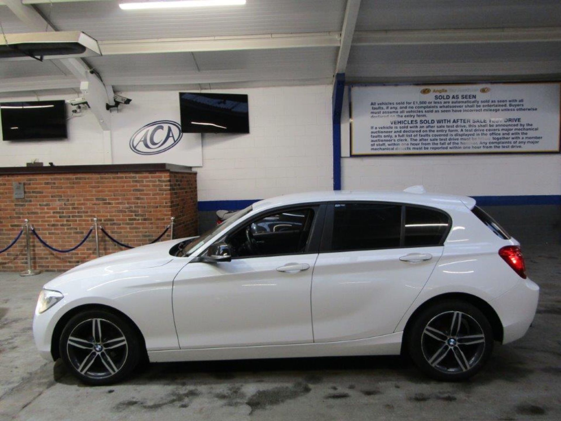 13 13 BMW 116d Sport - Image 2 of 26