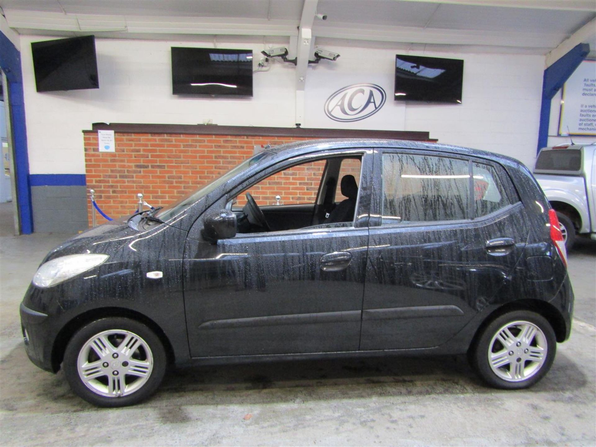 59 09 Hyundai i10 Comfort - Image 2 of 24