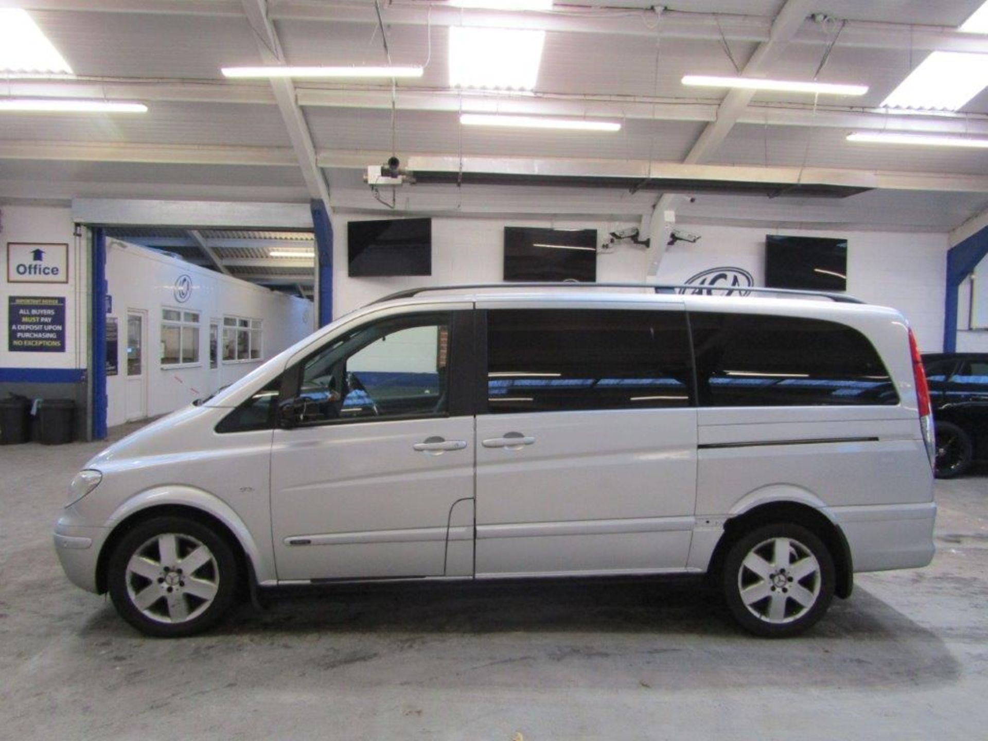 58 08 Merc Viano Ambiente CDI LWB - Image 2 of 35