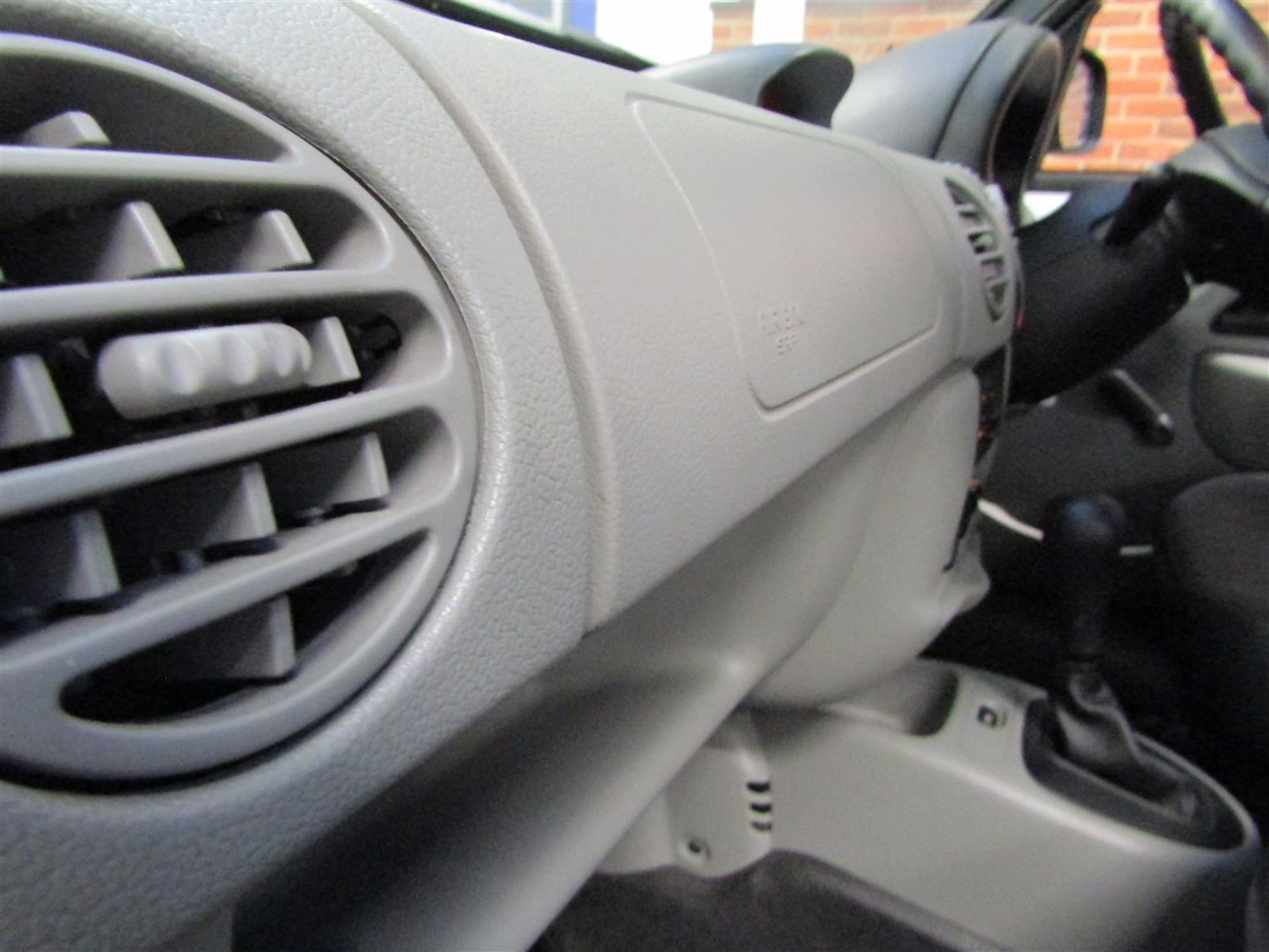 08 08 Renault Kangoo Authentique A - Image 10 of 28