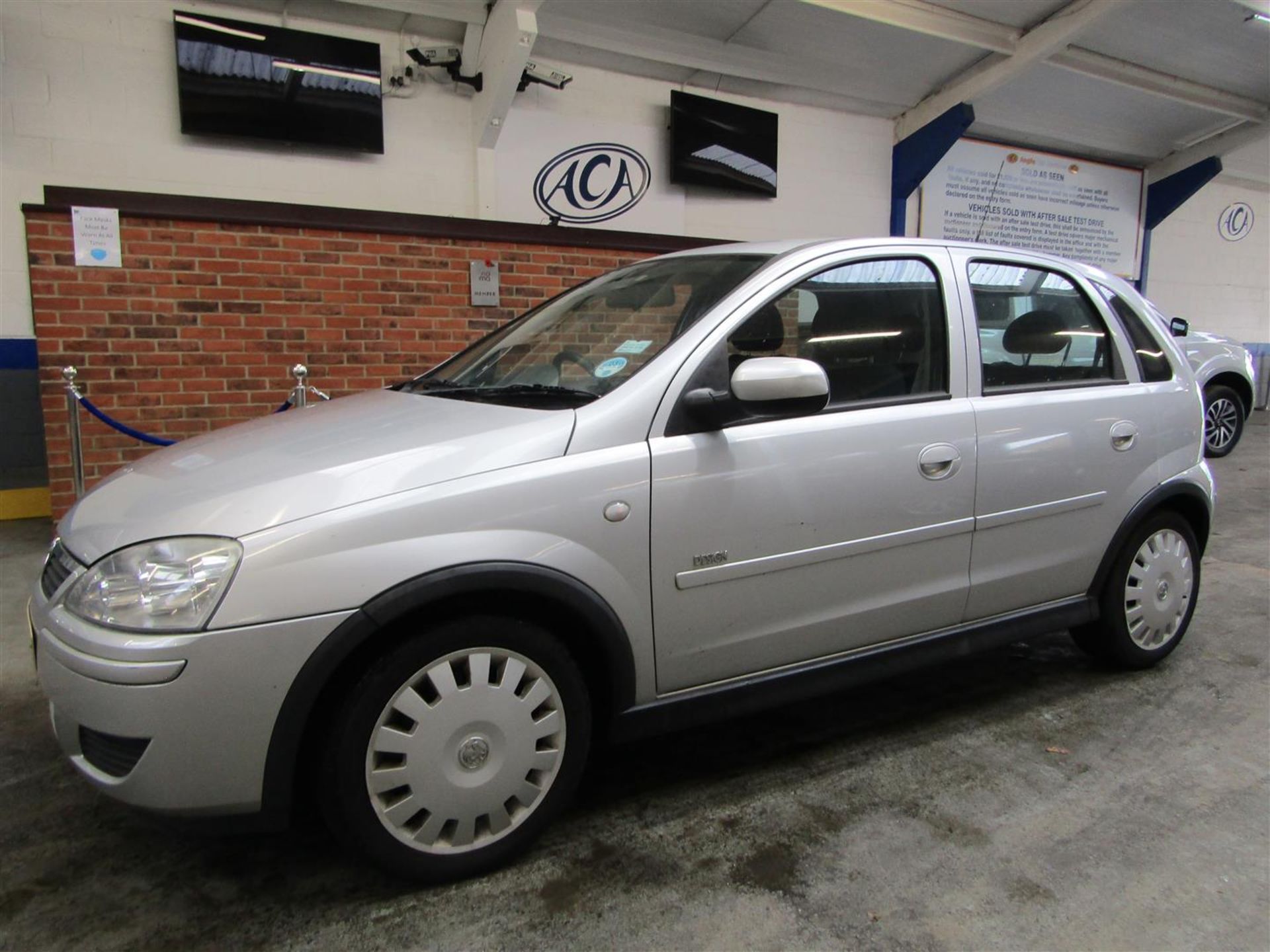 06 06 Vauxhall Corsa Design 16v