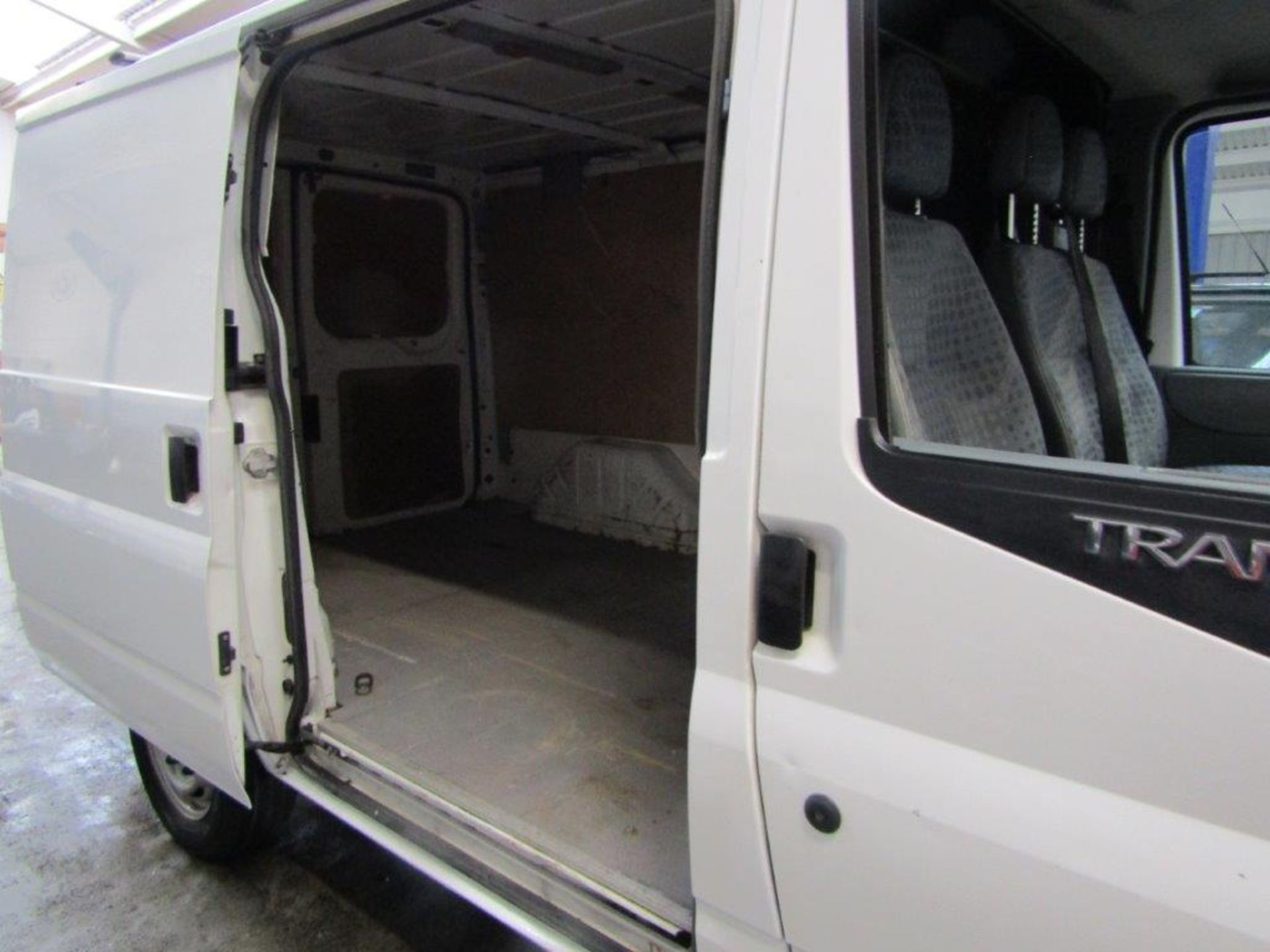 11 11 Ford Transit 85 T300S FWD - Image 8 of 22