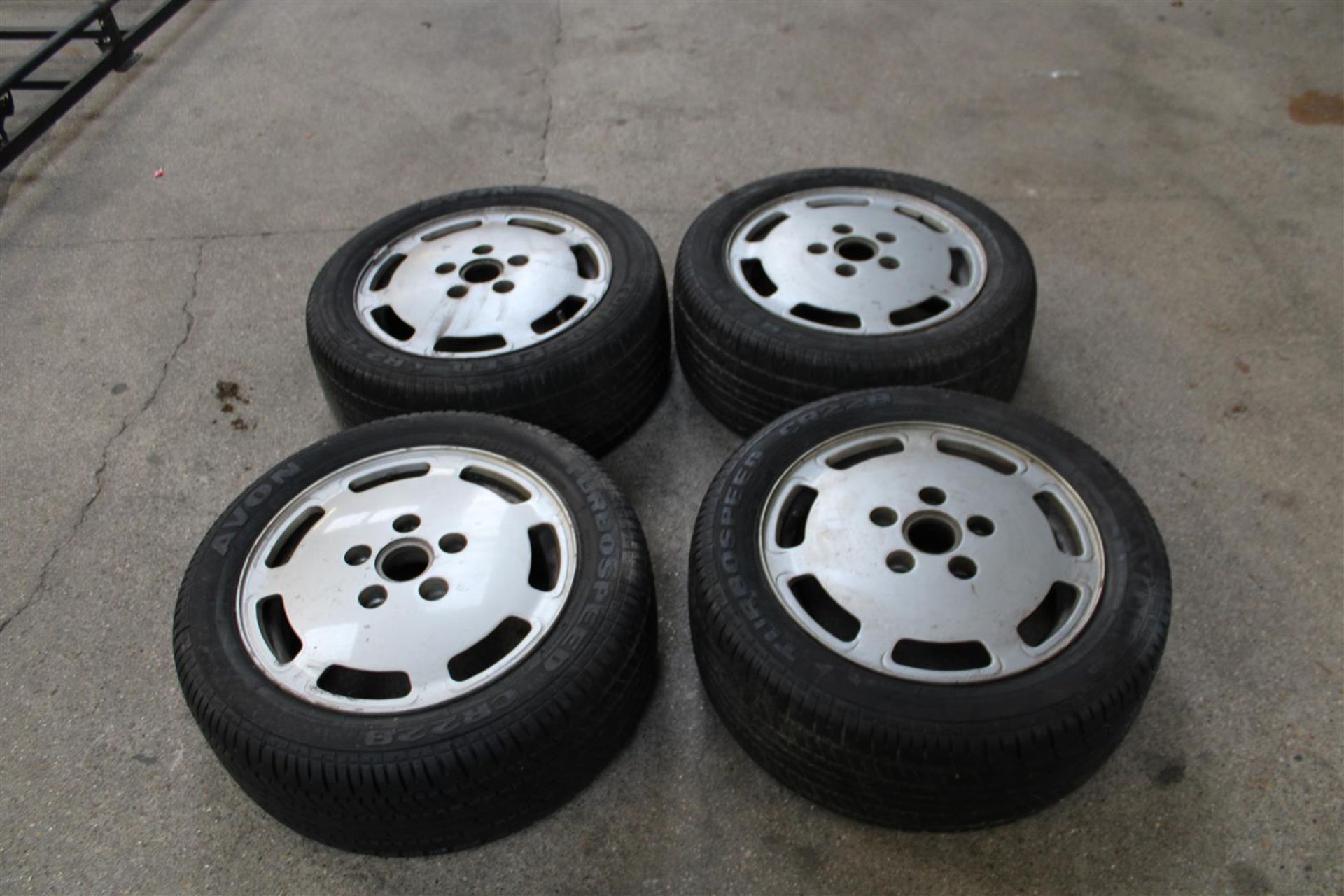 4 Porsche 928 Alloy Wheels - Image 2 of 3