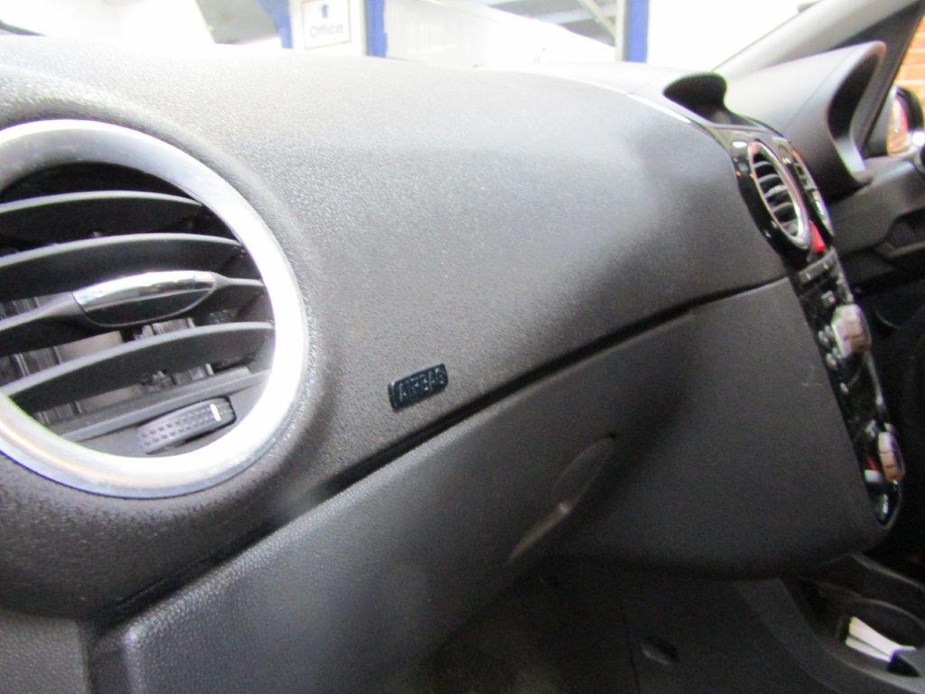 62 13 Vauxhall Corsa SE - Image 11 of 21