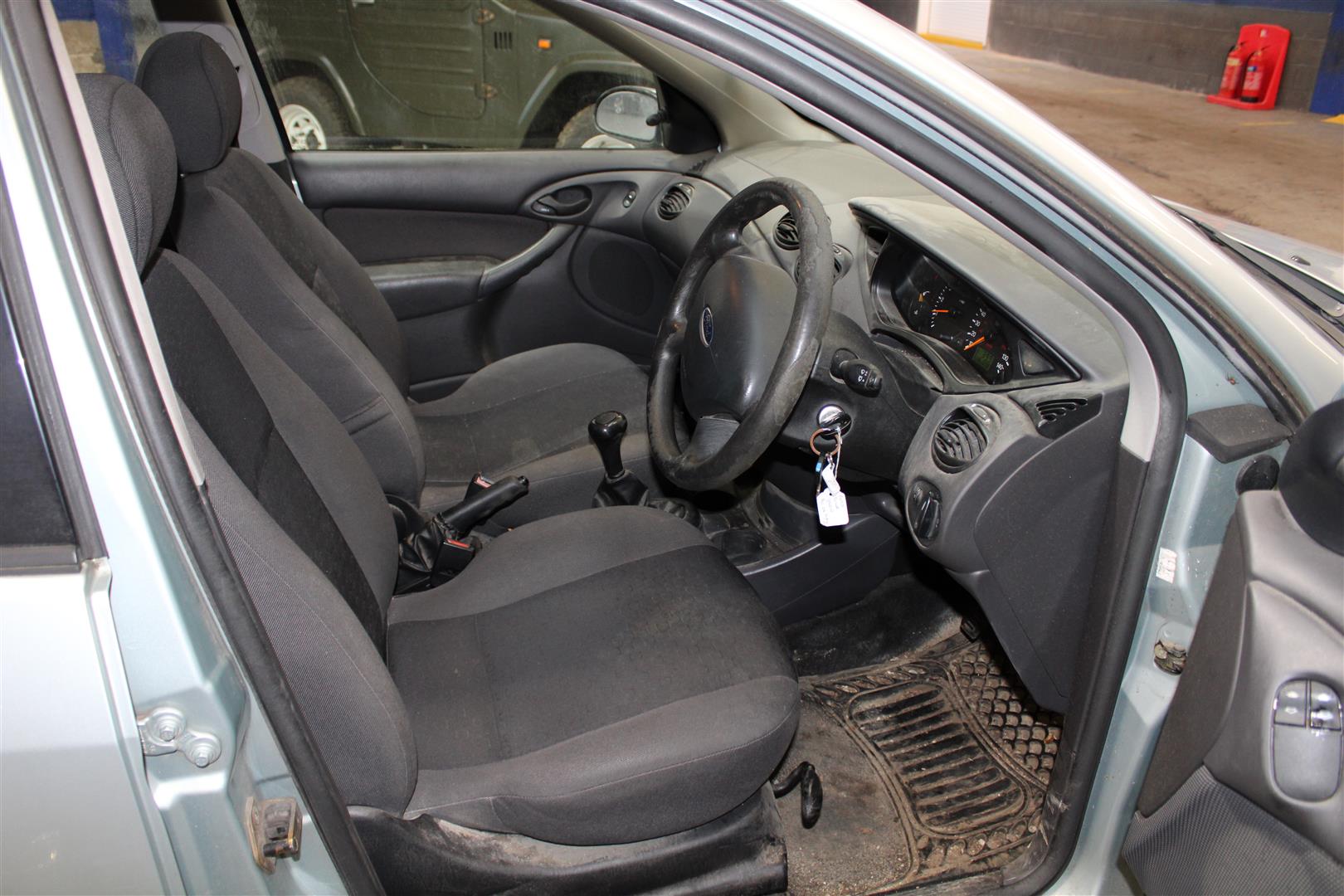 04 04 Ford Focus LX - Image 9 of 20