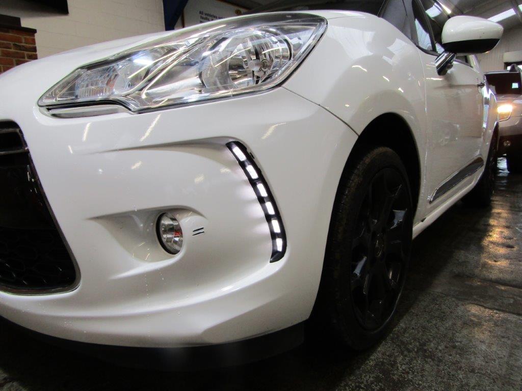 16 16 Citroen DS3 D-Style Puretech - Image 13 of 23