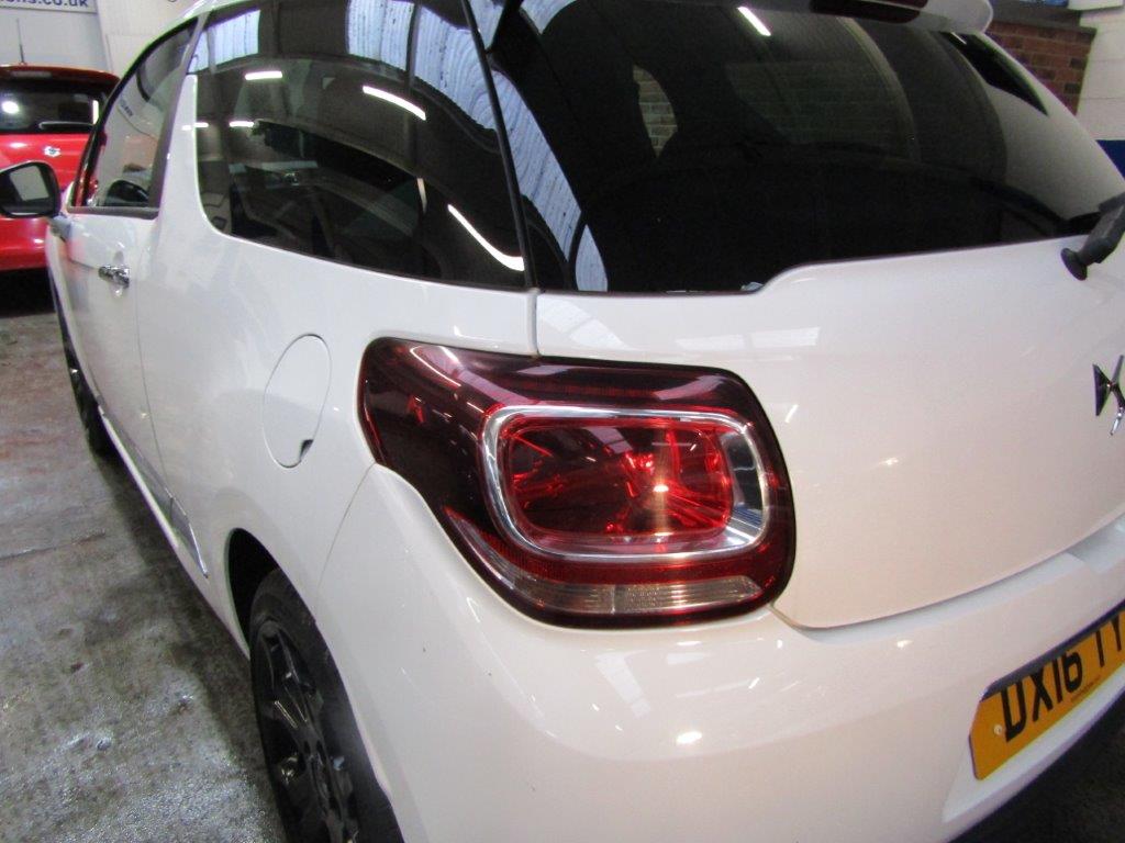 16 16 Citroen DS3 D-Style Puretech - Image 15 of 23