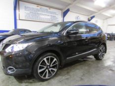 14 14 Nissan Qashqai Tekna Dig-T