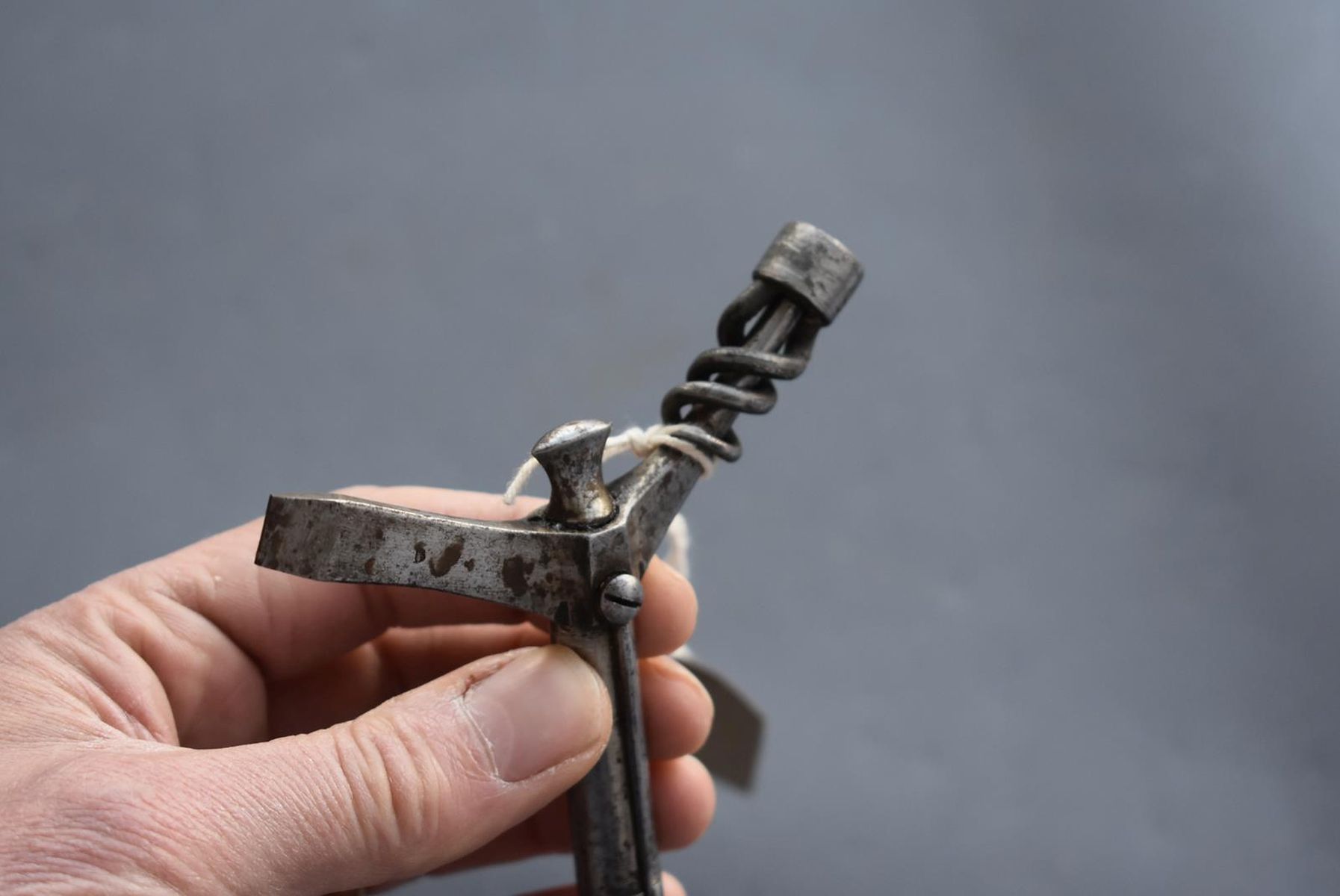 A VICTORIAN PERCUSSION ENFIELD PRIVATE'S COMBINATION TOOL, turnscrew, pricker, nipple key, oil - Image 4 of 5