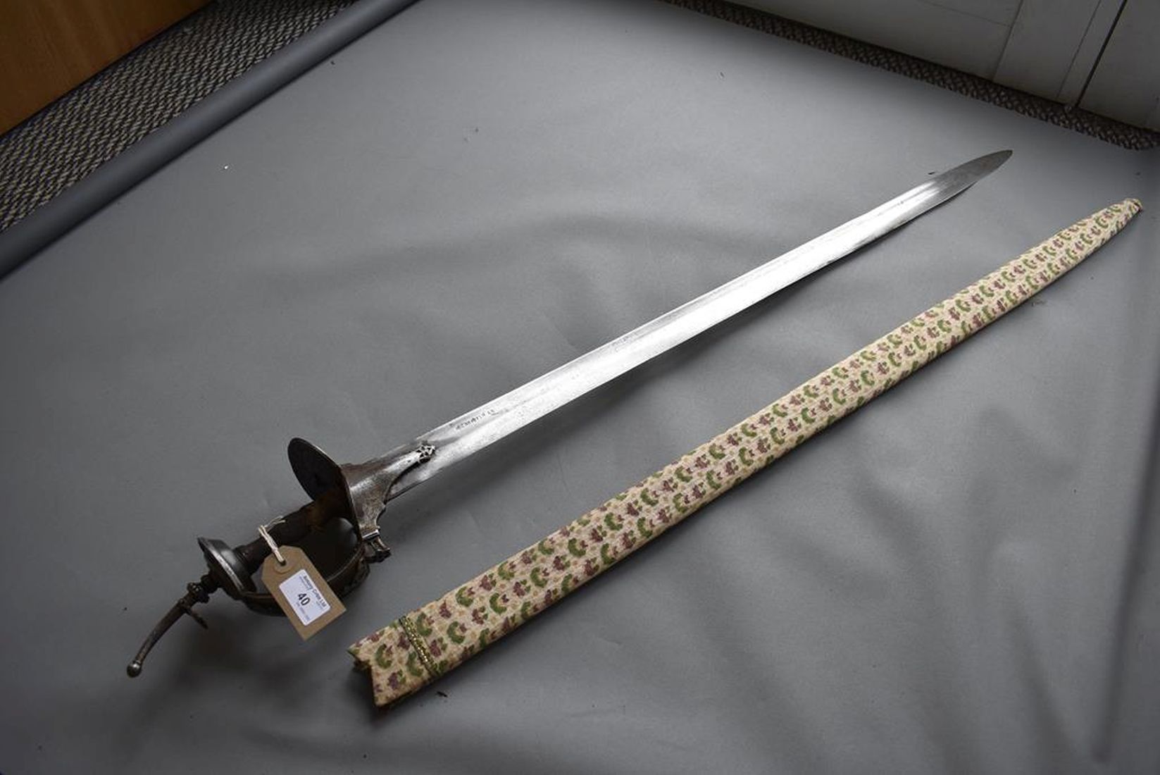 A LATE 18TH CENTURY INDIAN FIRANGI OR SWORD, 88.5cm blade engraved with an inscription to the Mysore - Image 2 of 11