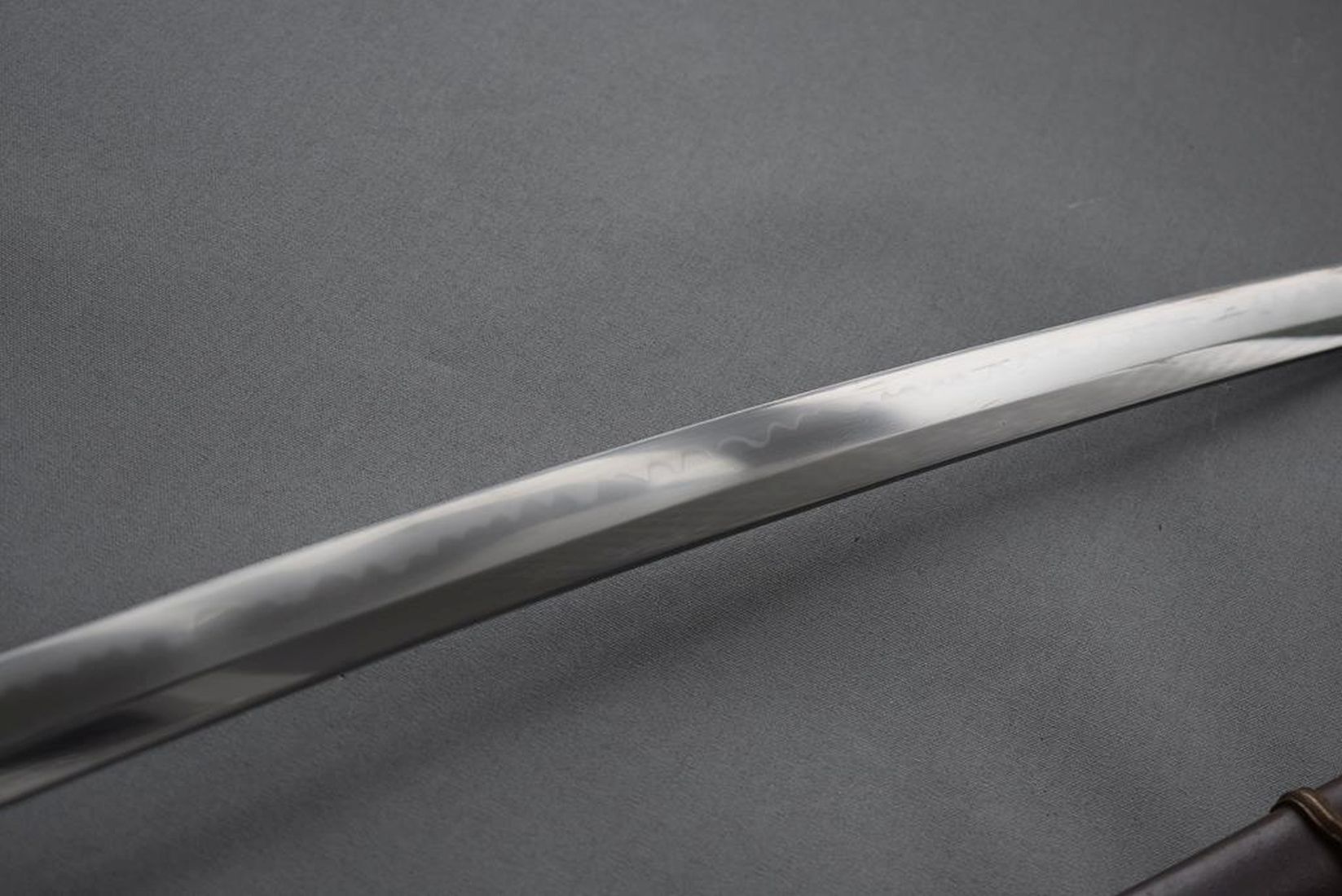 A GENDAITO, 66.5cm blade with one mekugi-ana signed Ishido Teruhide saku, midare hamon, nashiji - Image 8 of 17