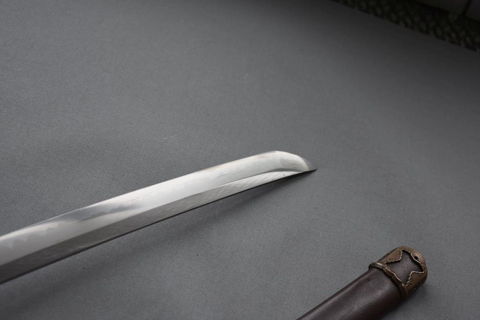 A GENDAITO, 66.5cm blade with one mekugi-ana signed Ishido Teruhide saku, midare hamon, nashiji - Image 7 of 17