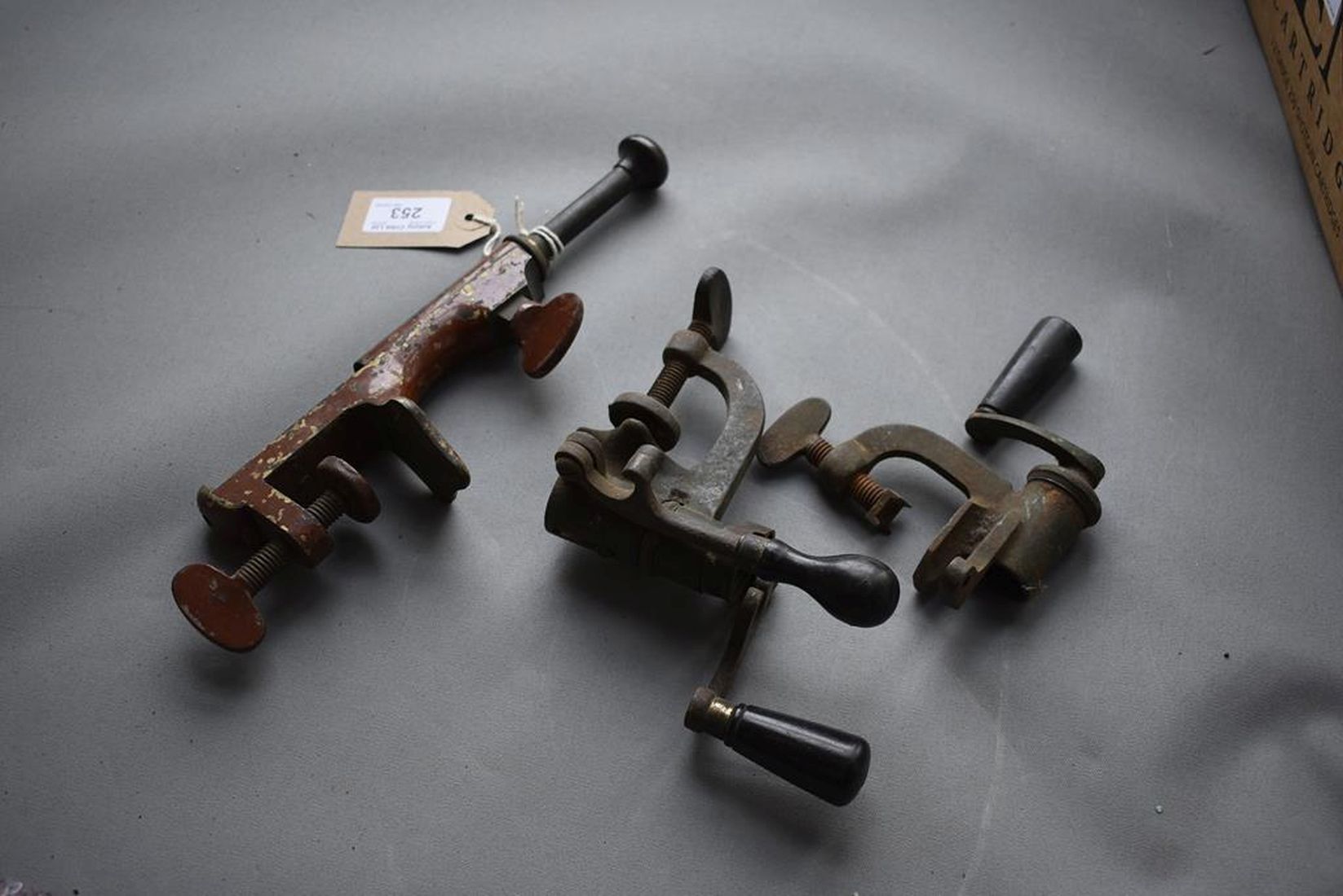 A 12-BORE BENCH MOUNTED RELOADING TOOL BY HAWKSLEY, together with another further, unnamed and a - Image 2 of 7