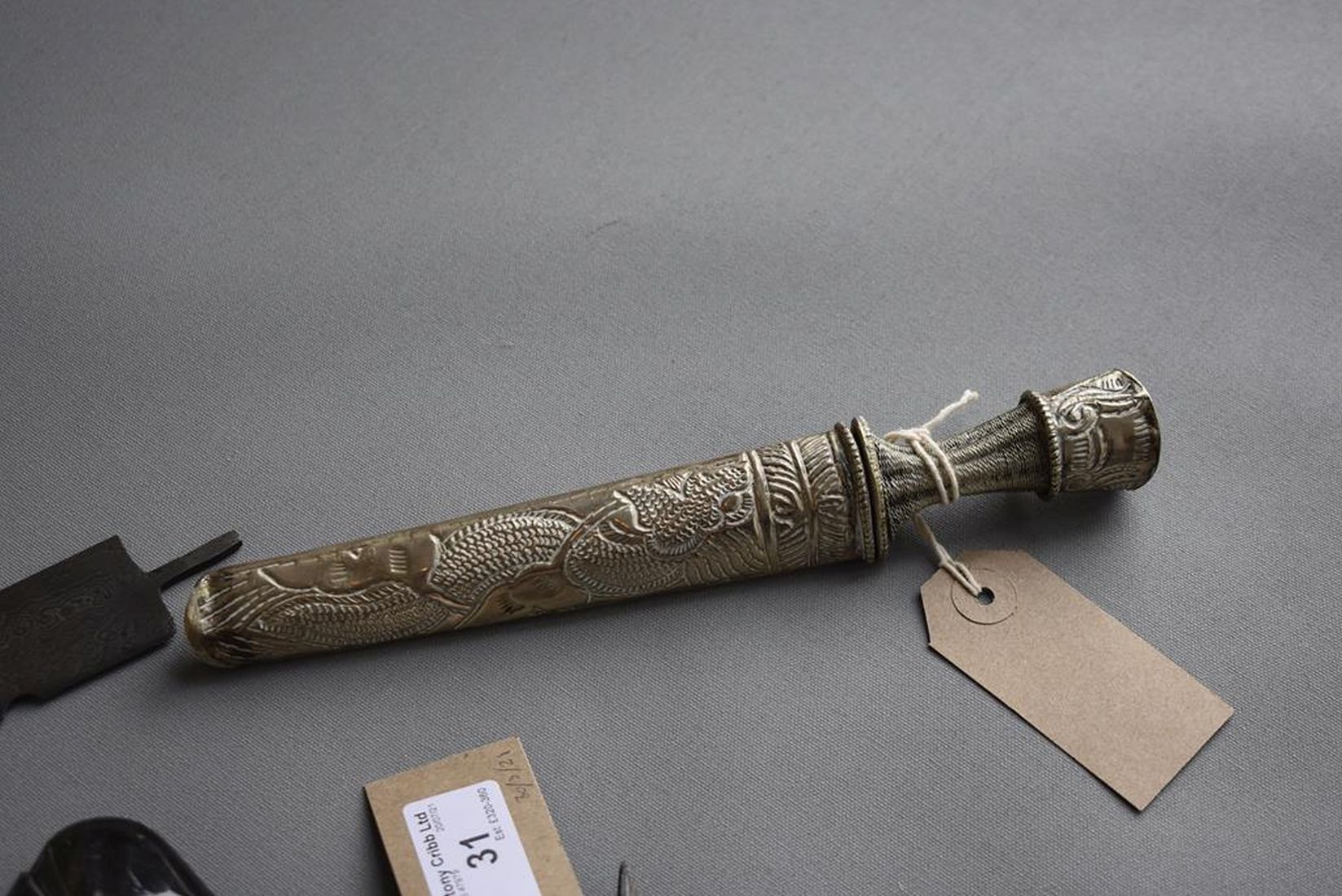 A LATE 19TH CENTURY TIBETAN DAGGER, 13cm fullered blade, characteristic white metal hilt and - Image 3 of 11