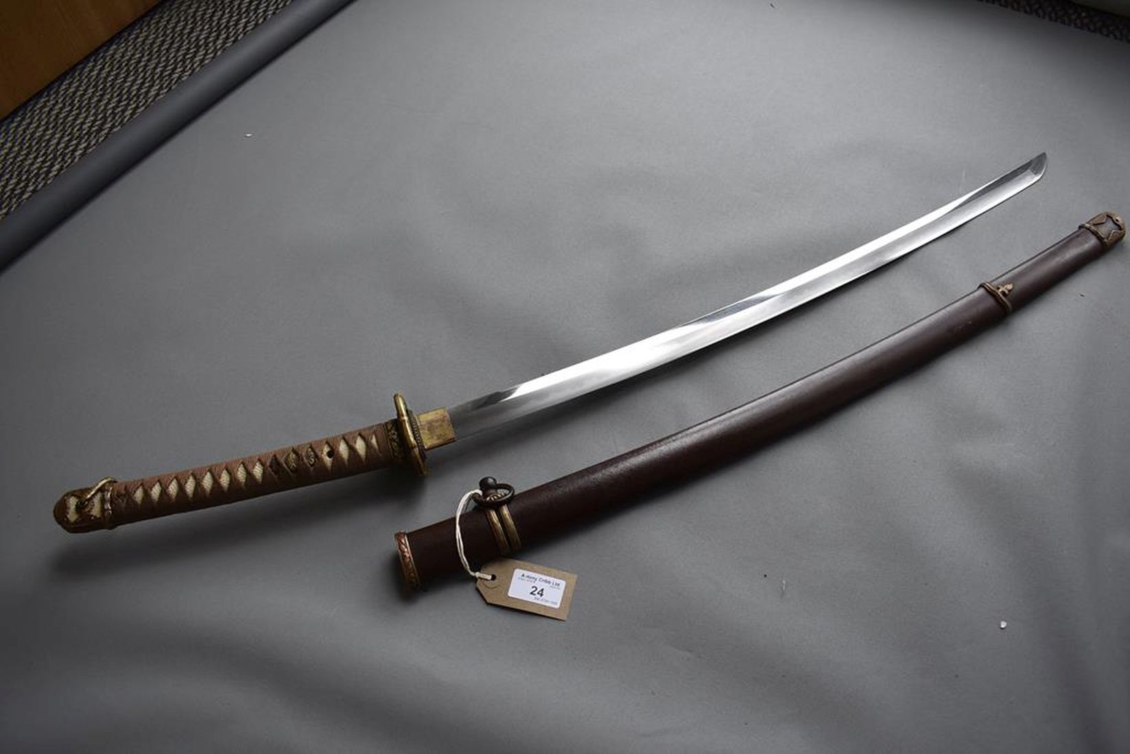 A GENDAITO, 66.5cm blade with one mekugi-ana signed Ishido Teruhide saku, midare hamon, nashiji - Image 3 of 17