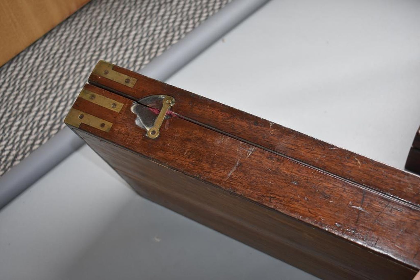 A BRASS BOUND MAHOGANY SPORTING GUN CASE, for a gun with 32inch barrels, red felt lining, partitions - Image 5 of 8