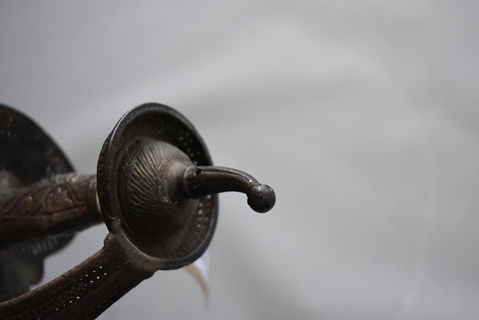 A LATE 18TH CENTURY INDIAN KIRACH OR SWORD, 83cm double fullered blade, double edged towards the tip - Image 11 of 13