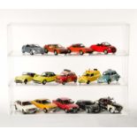 Minichamps, Kyosho u.a., 14 Modellautos (Porsche, Triumph u.a.)