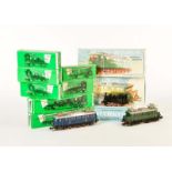 Märklin, Lok 3011, 3023, 3029 + 7 Personenwagen