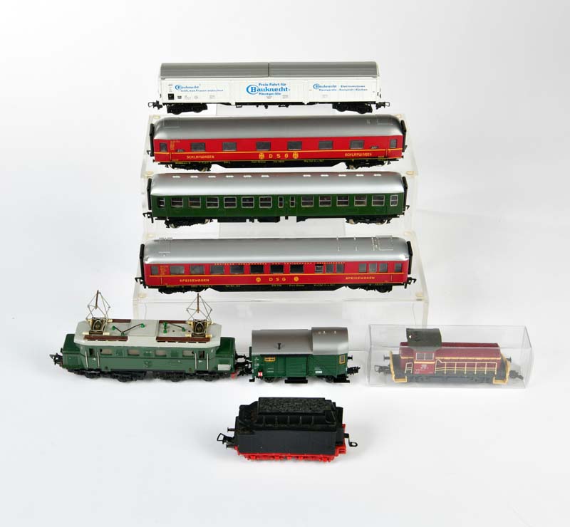 Fleischmann + Roco, 3 locos + 11 wagons, W.-Germany, gauge H0, min. paint d.