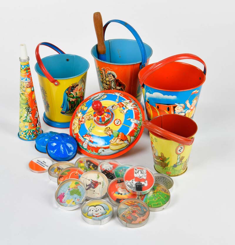 Bundle of gyros, sand toys + patience games, W.-Germany, tin, please inspect, C 1