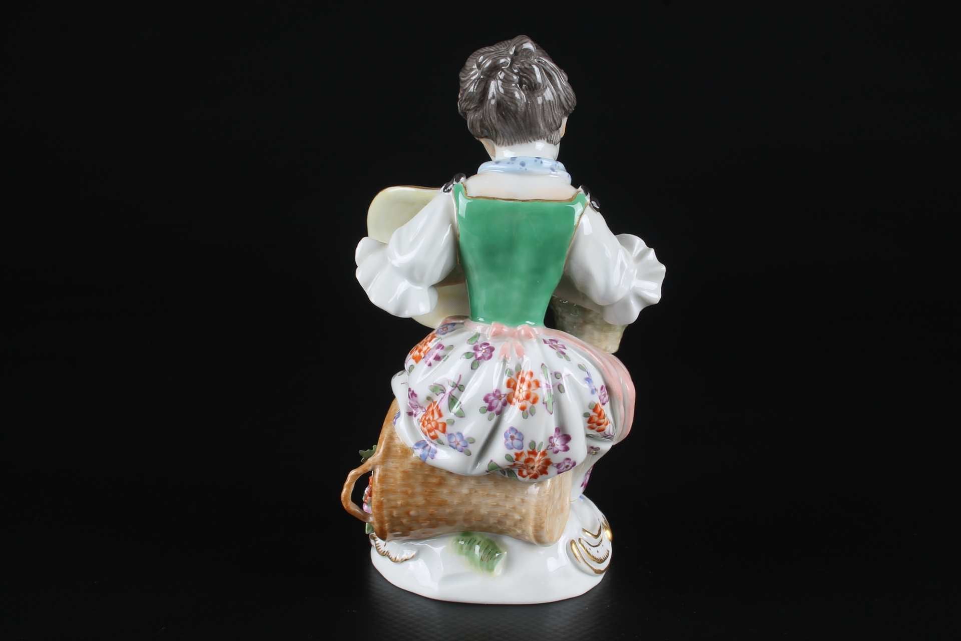 Meissen Gärtnerkind sitzendes Mädchen mit Blumenkorb, sitting gardeners child with flowerbasket, - Image 3 of 6