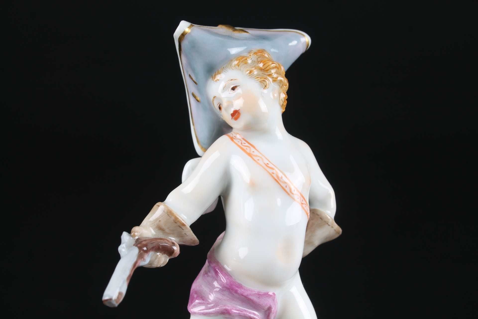 Meissen Verkleidete Amorette mit Pistole, disguised cupid with pistole, - Image 5 of 6
