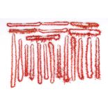 20 Korallenketten, coral necklaces,