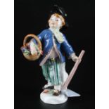 Meissen Verkleidete Amorette als Gärtner, disguised cupid as gardener,