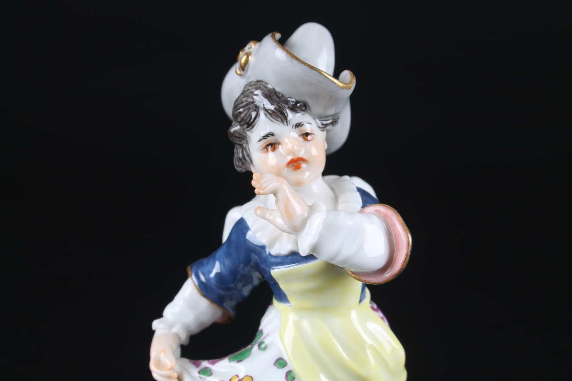 Meissen Verkleidete Amorette als Dame, disguised cupid as lady, - Image 5 of 6