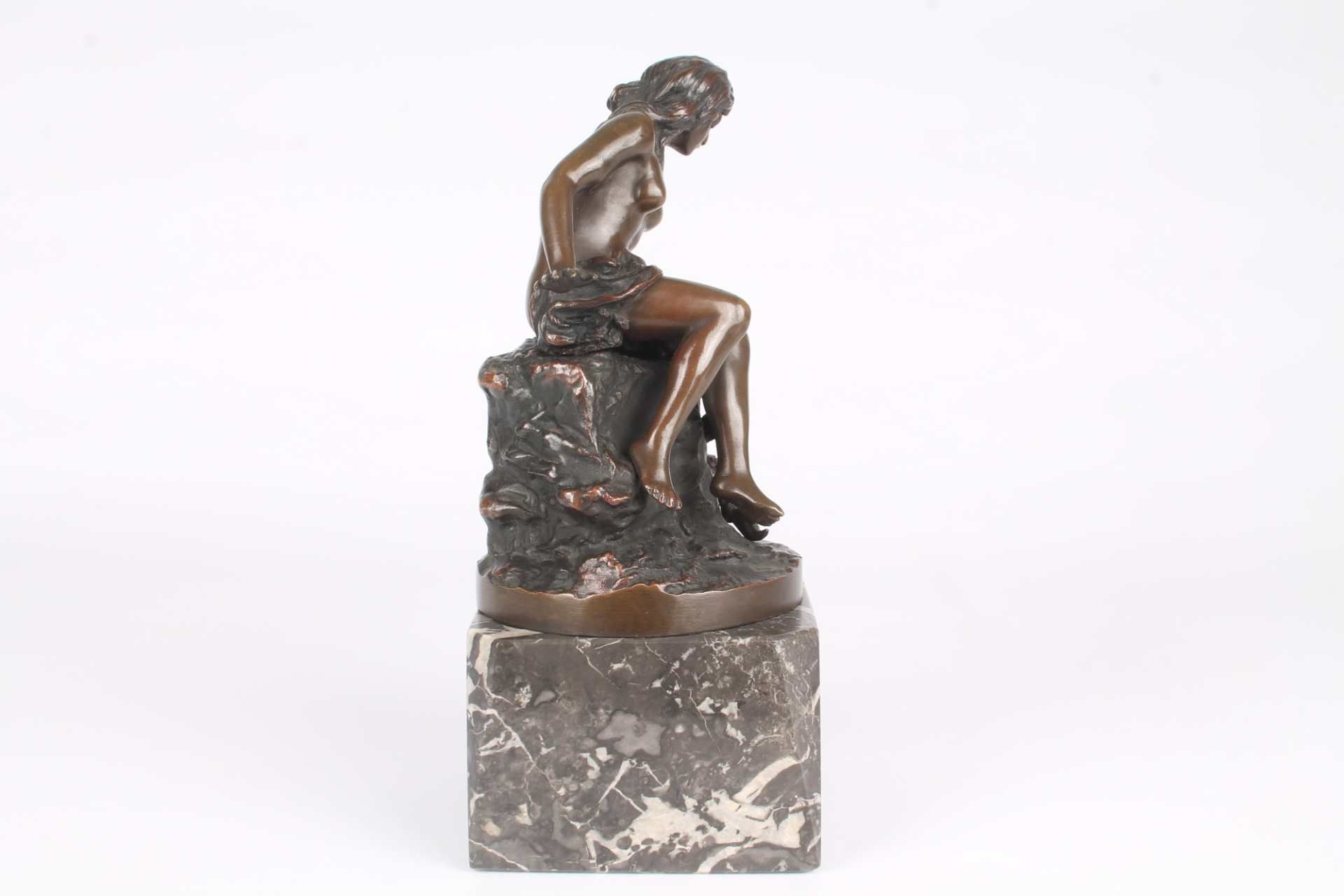 Bronze Figur - Frau mit Hummer, bronze nude sculpture, - Image 6 of 6