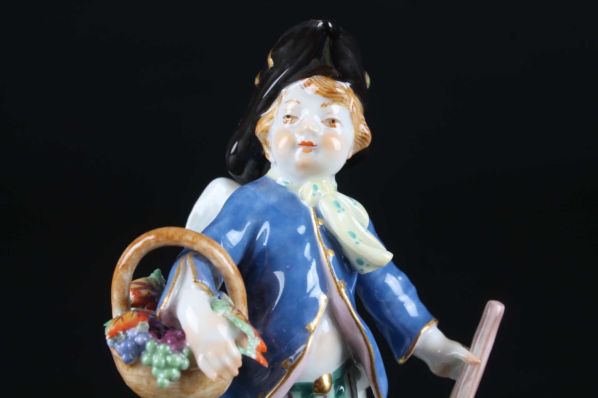 Meissen Verkleidete Amorette als Gärtner, disguised cupid as gardener, - Image 5 of 6