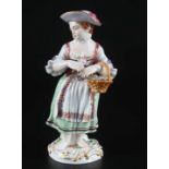 Meissen Gärtnerkind Mädchen mit Blumenkorb, gardeners child with flowerbasket,