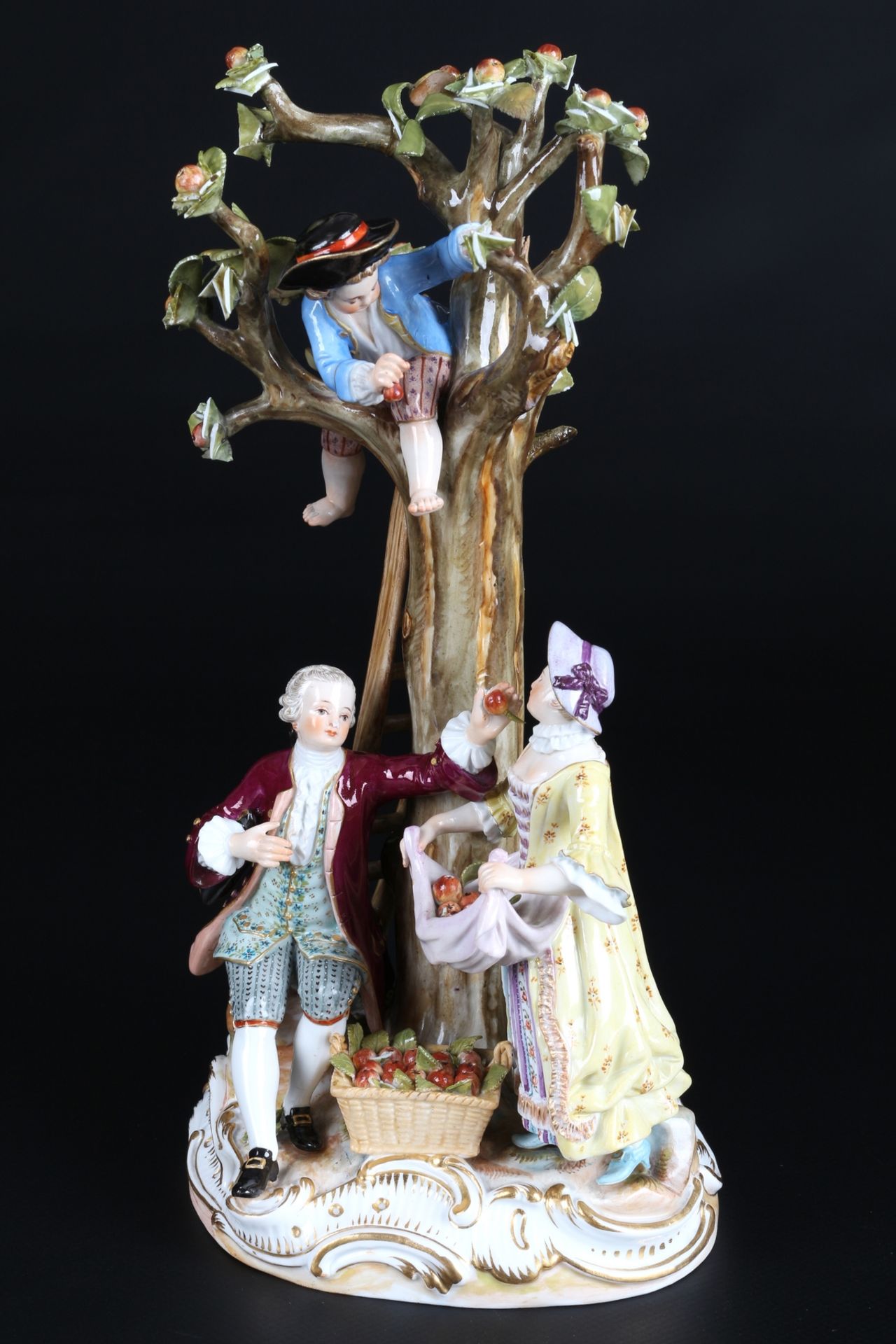 Meissen Figurengruppe Apfelernte, apple harvest group of figures,