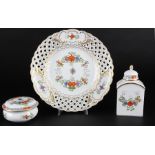 Meissen Indisch Bunt Teedose, Prunkteller und Deckeldose, porcelain lot,