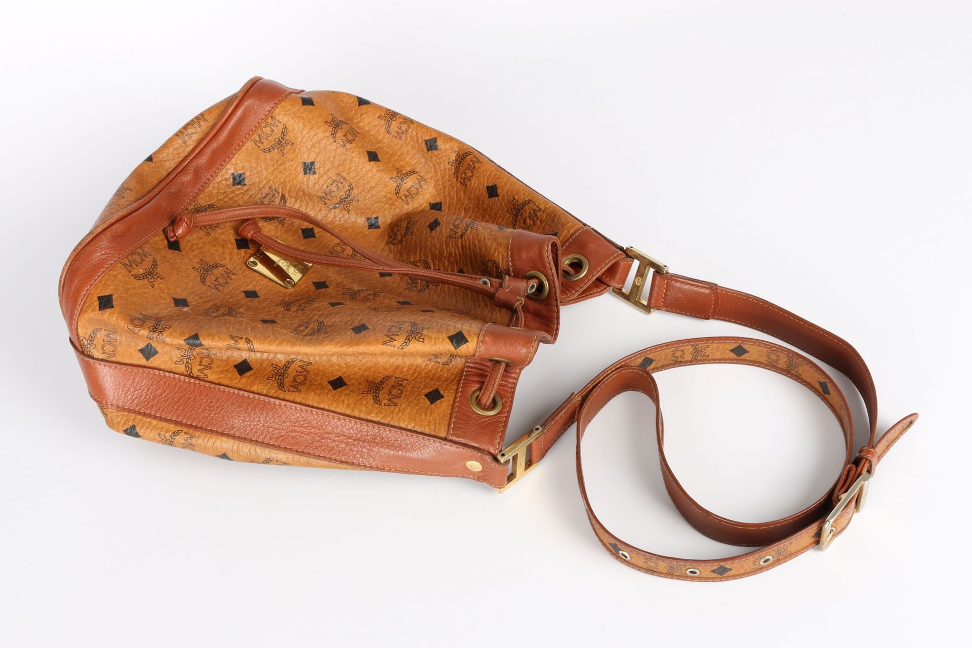 MCM Heritage Line Drawstring Beuteltasche, leather bag, - Image 3 of 8