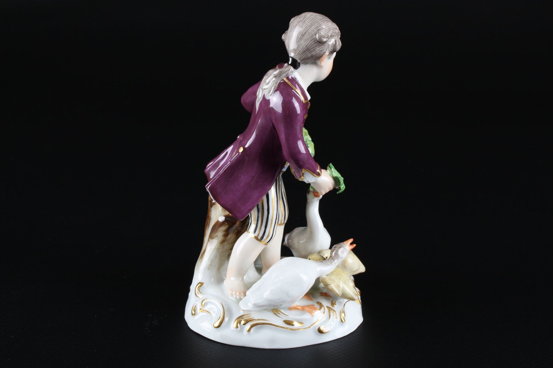 Meissen Knabe Gänse fütternd, boy feeding goose, - Image 4 of 8