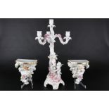 Plaue Figurenleuchter mit zwei Wandsockeln, figural candlestand with 2 pedestals,