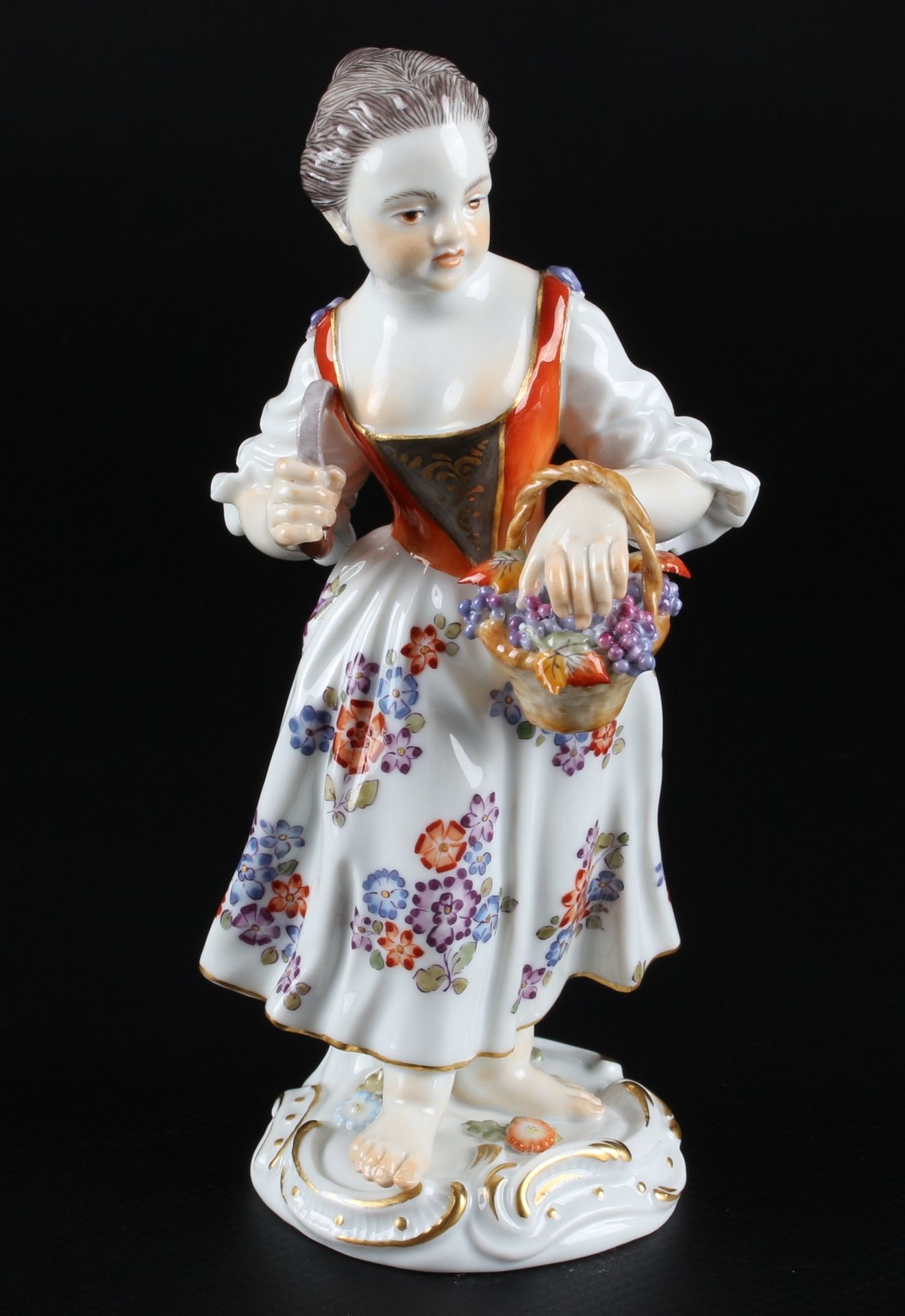 Meissen Gärtnerkind mit Weintrauben, gardeners child with winegrapes basket,