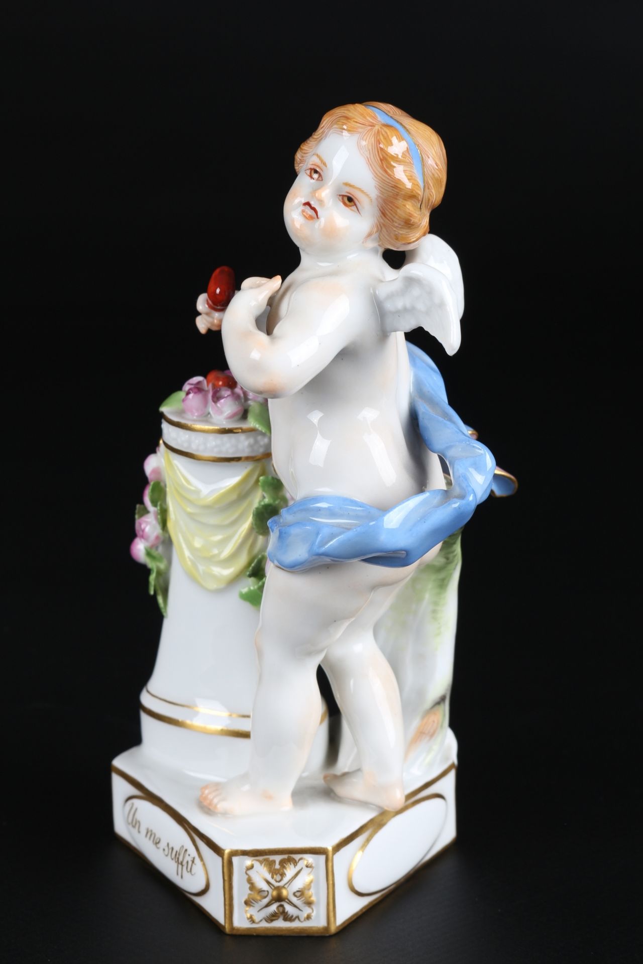 Meissen Devisenkind "Un me suffit", cupid with rosy pillar, - Image 2 of 5