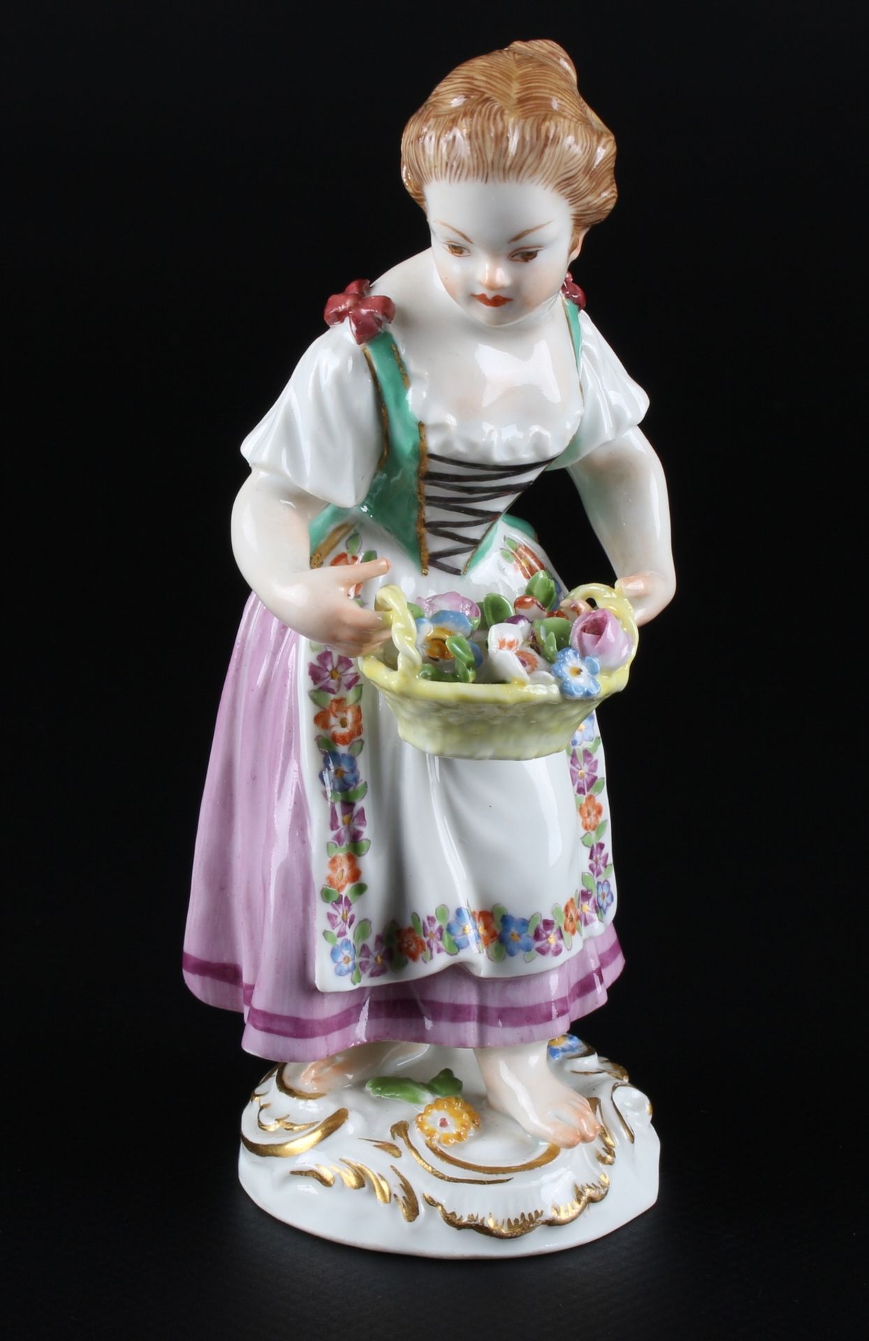 Meissen Gärtnerkind mit Blumenkorb, gardeners child with flowerbasket,