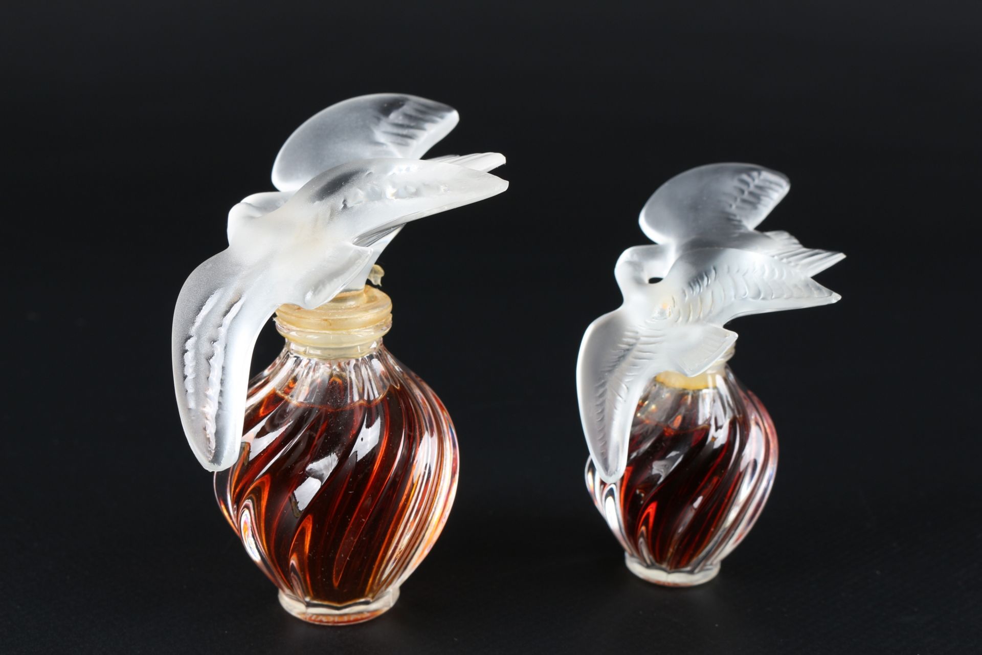 Lalique 3 Parfumflakons - Nina Ricci L'Air du Temps und Nina, crystal parfume flacons, - Bild 3 aus 6