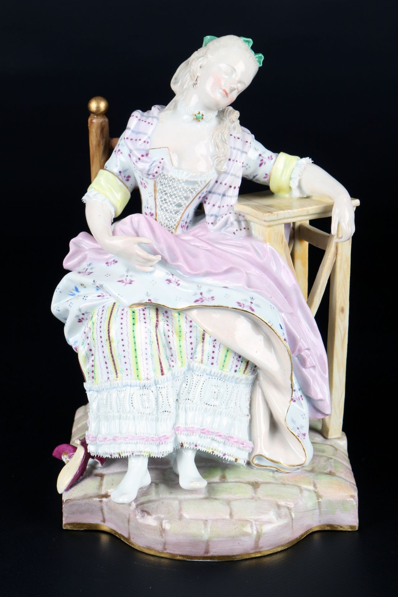 Meissen Die Schlafende, Louise le déserteur, girl sleeping in chair,