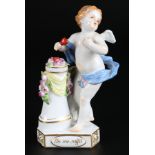 Meissen Devisenkind "Un me suffit", cupid with rosy pillar,