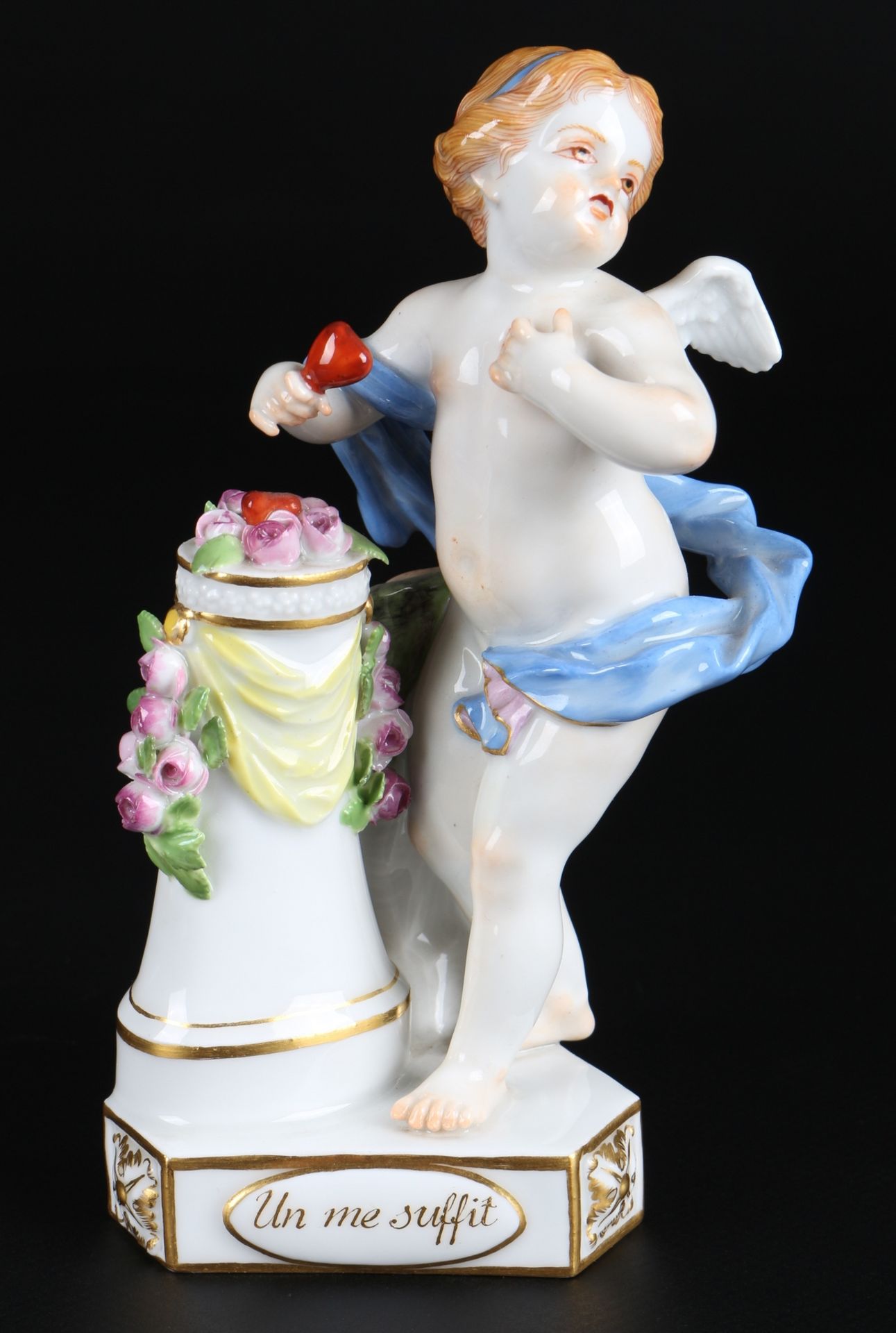 Meissen Devisenkind "Un me suffit", cupid with rosy pillar,