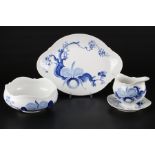 Meissen blaue Orchidee auf Ast Platte, Schale & Sauciere, platter bowl & sauce boat,