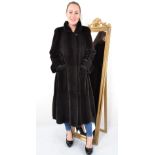 Nerzmantel lang in dunkel braun Gr. M 36/38, mink coat shorn long in dark brown size M 36/38,