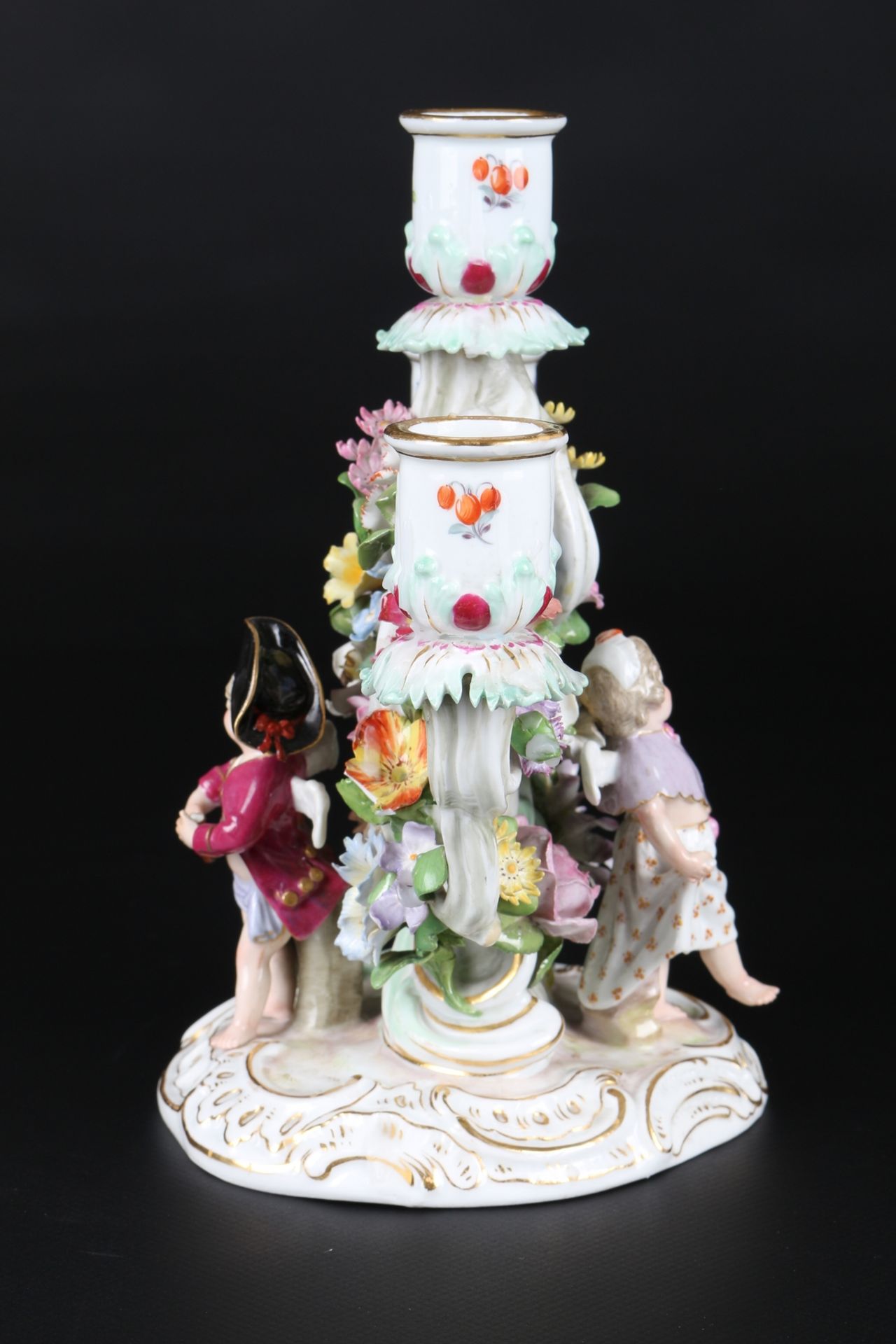 Meissen Leuchter mit zwei verkleideten Amoretten, figural candlestand, - Image 3 of 8